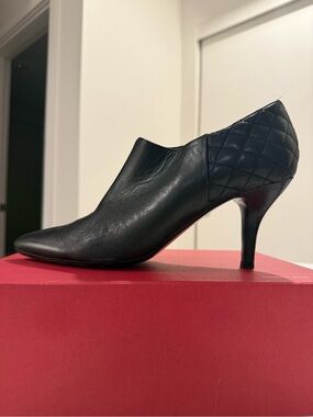 Van Eli Black Quilted-Back Pointed Leather Heel
